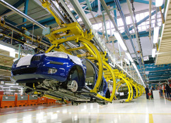 Mirafiori riapre domani dopo un mese di stallo