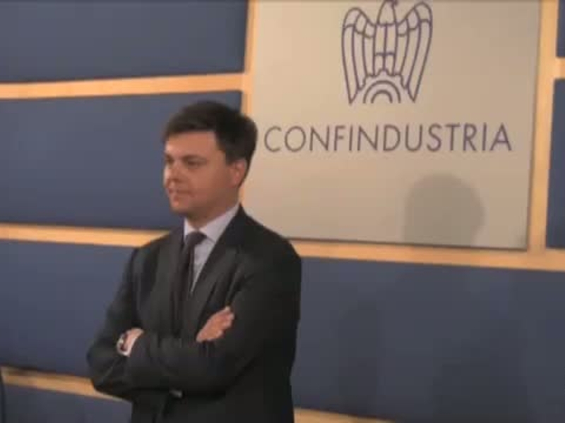 Gay, fuori chi corrompe e abbandona l’Italia