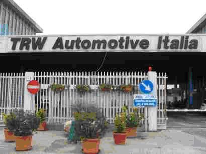 Azienda scrive ai dipendenti: “chiuderemo sito”, “conviene uscire entro dicembre”