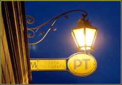 Ok governo su Poste, stretta su servizio universale