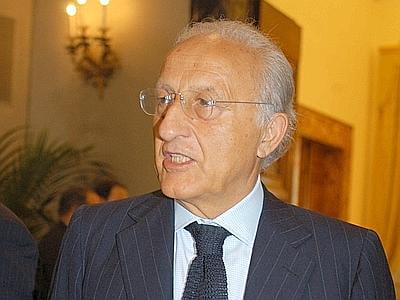 Gnudi in una lettera ai fornitori: non vi fermate