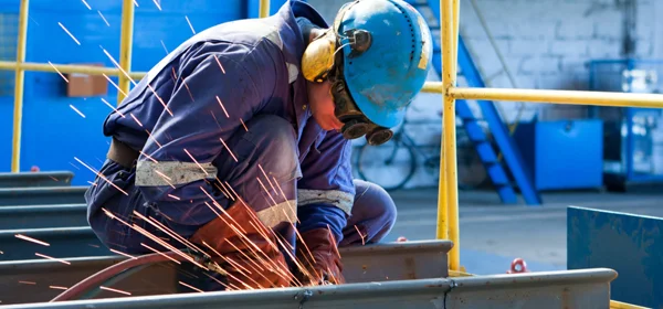 Stipendi degli operai crescono più dei dirigenti nel 2014