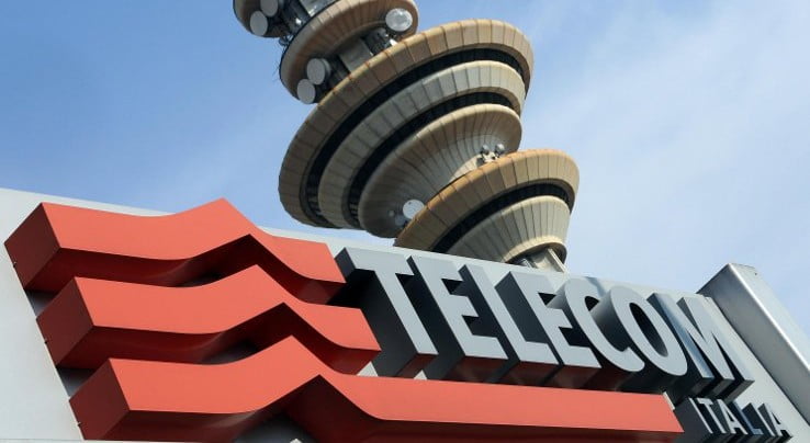 Telecom, l’azienda presenterà nuovo piano: più esuberi e via il piano spin off