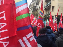 Brescia, lavoratori in sciopero contro mancato rispetto degli accordi contrattuali