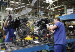 Istat, produzione industriale +0,8% a febbraio