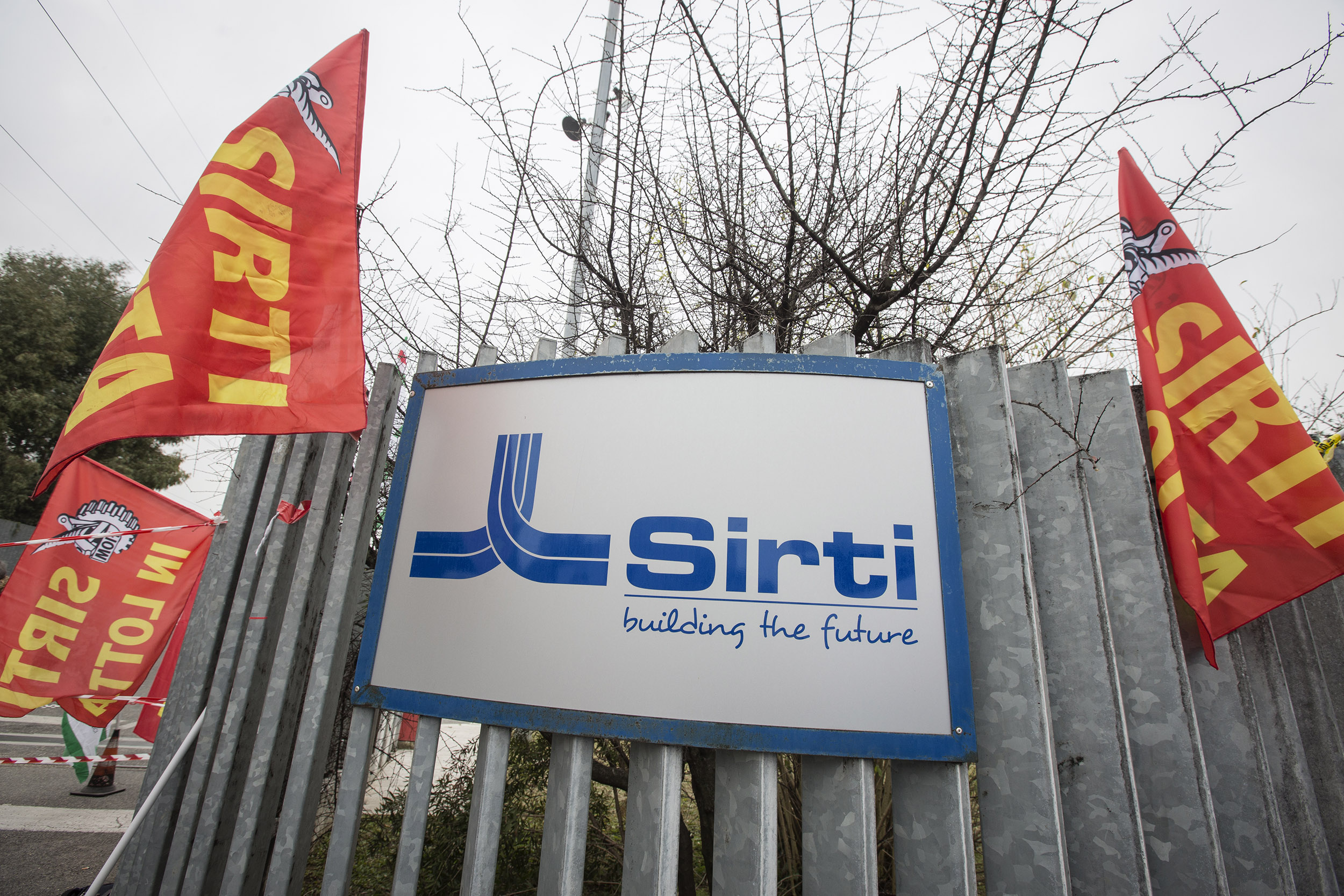 Sirti, sindacati: scongiurati 764 licenziamenti