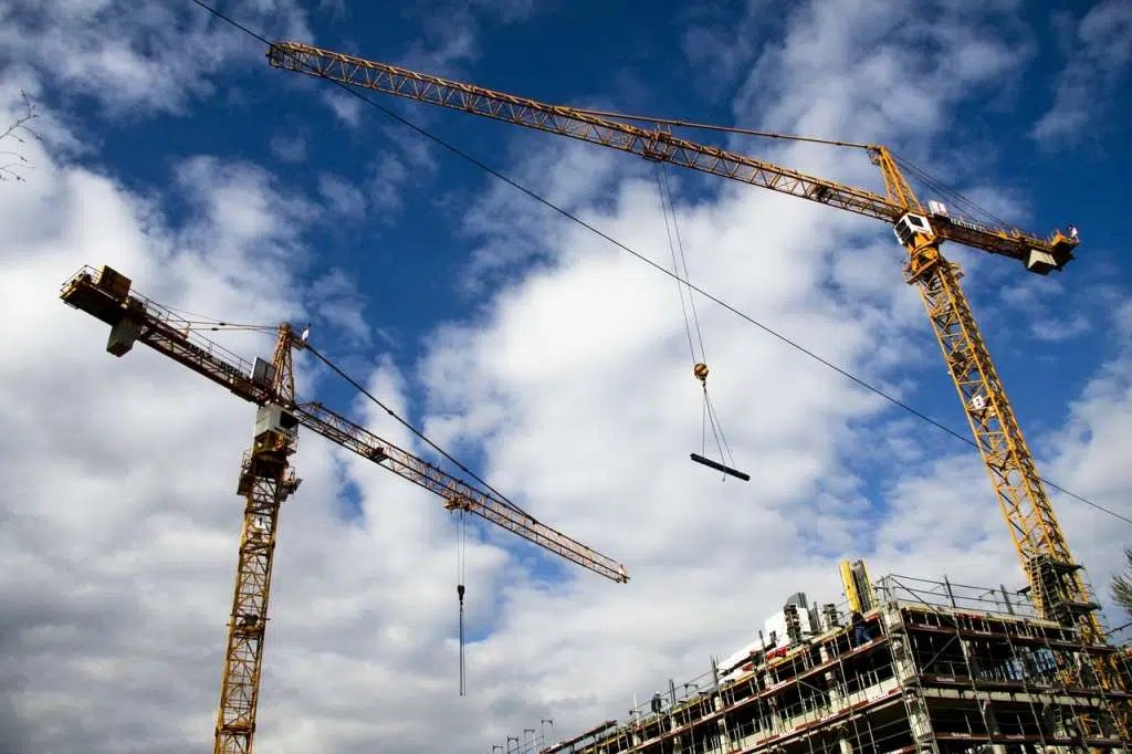 Istat, ad aprile la produzione nelle costruzioni scende dell’1,3%