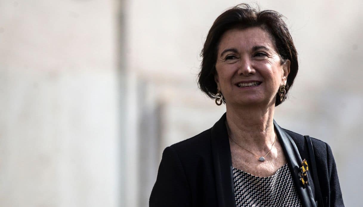 Aiutino non richiesto alla Ministra (o Ministro?) Eugenia Roccella