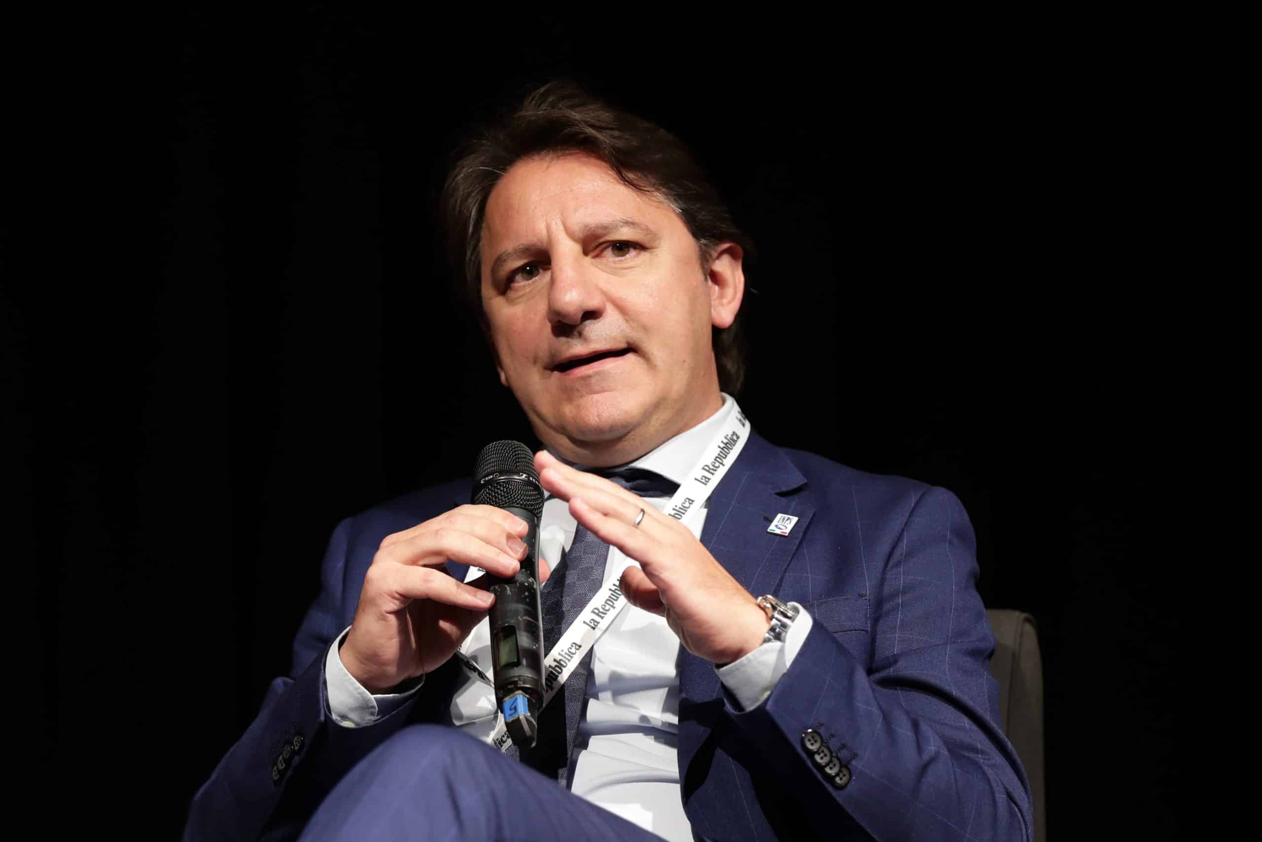 Salario minimo, Tridico: una riforma necessaria che varrebbe allo Stato 1,5 miliardi all’anno