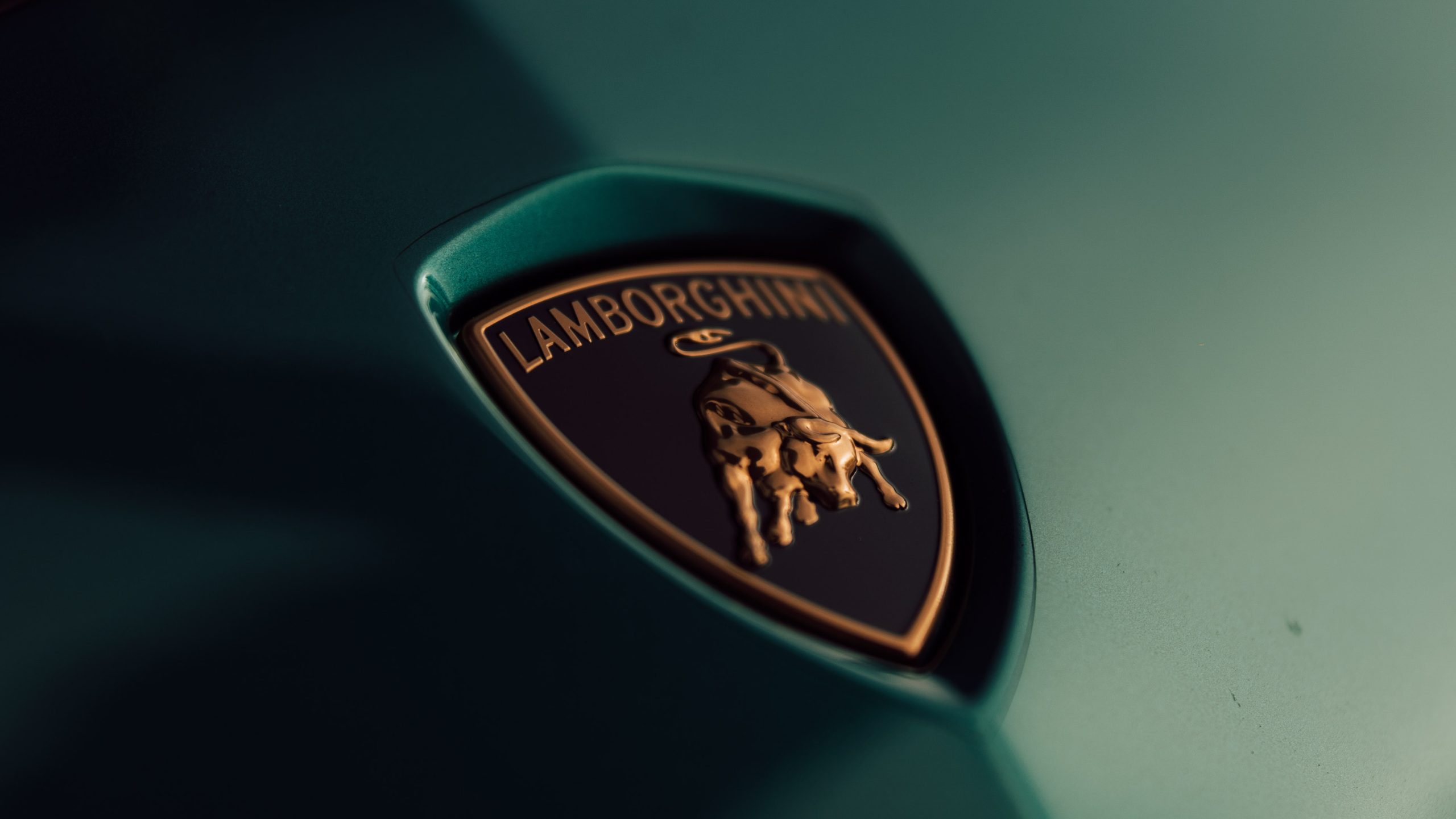 Lamborghini, accordo storico per l’integrativo: settimana corta e aumento del premio di risultato
