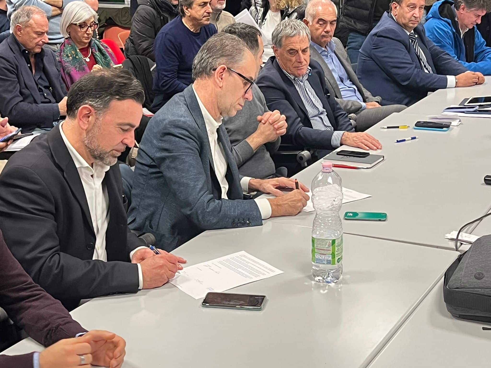 Leonardo, siglato il rinnovo del contratto integrativo, 1.400 euro di aumento sul premio di risultato e riduzione dell’orario lavorativo