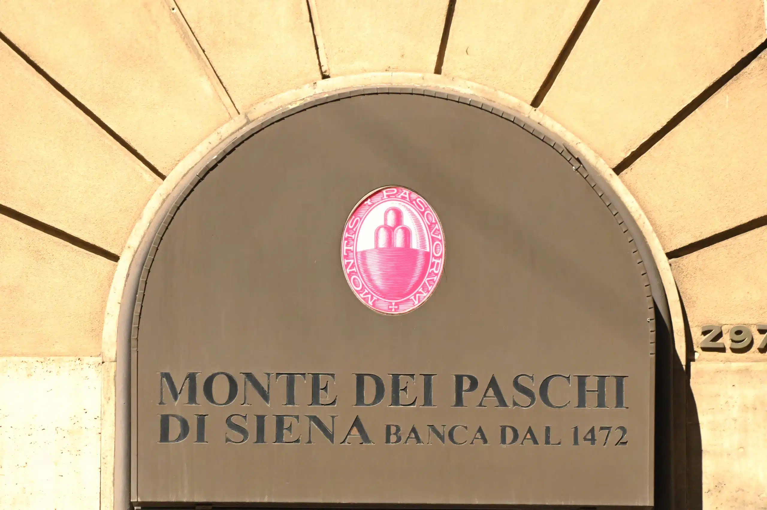 Mps, sottoscritto accordo per 300 assunzioni entro l’anno