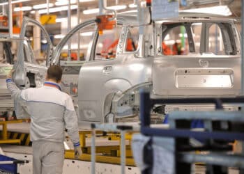 Stellantis, la Panda resta a Pomigliano fino al 2027 e aumenta la produzione del 20%. I sindacati: bene, ma occorrono maggiori certezze per il futuro
