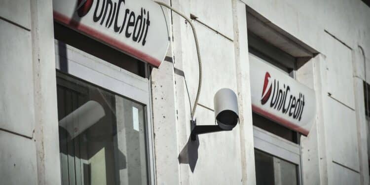 Unicredit, premio di 2.200 euro ai 37mila dipendenti in Italia