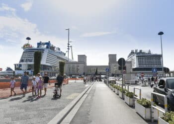 Incidente al porto di Napoli, operaio muore durante un’operazione di carico. I sindacati: fermare questa scia di sangue