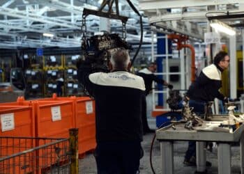 Stellantis, siglato accordo con i sindacati per uscite incentivate, la Fiom non firma