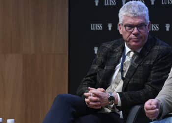 Faraoni (Fistel-Cisl), lo scorporo di Tim e la fusione Vodafone-Fastweb aspetti inevitabili della crisi delle tlc. Dalla politica troppa disattenzione verso il settore