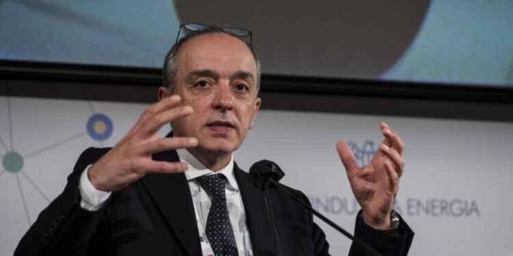 Enel, Testa risponde all’articolo de La Verità: “la Flaei-Cisl non farà mai scioperi politici. Dal quotidiano raccontate falsità e inesattezze”