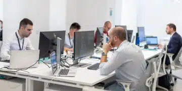 Una settimana di 4 giorni per flessibilità aziendale, benessere lavorativo e conciliazione con i tempi di vita