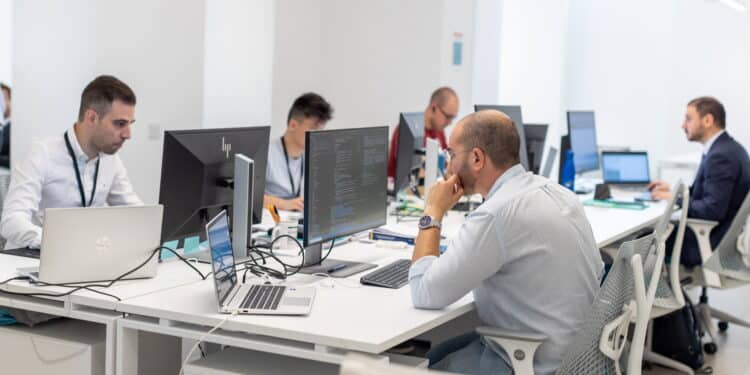 Una settimana di 4 giorni per flessibilità aziendale, benessere lavorativo e conciliazione con i tempi di vita