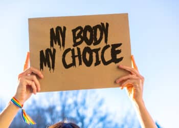 La legge 194, l’emendamento del governo sull’aborto, e il mondo come va davvero