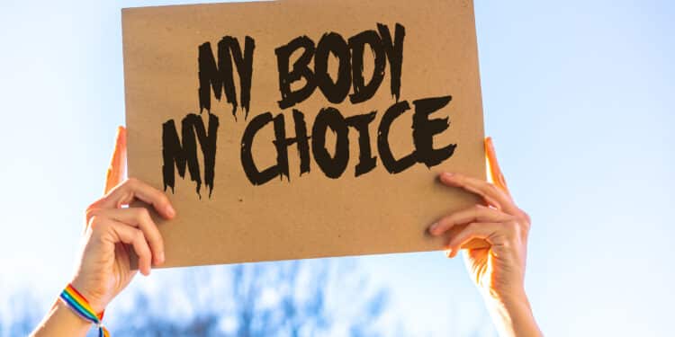 La legge 194, l’emendamento del governo sull’aborto, e il mondo come va davvero