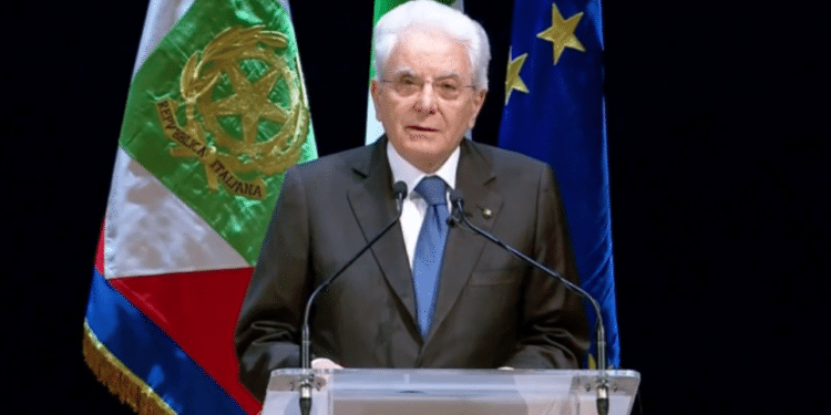 Mattarella a Brescia per il 50° anniversario di Piazza della Loggia: “non strage di stato, ma strage neofascista. Isolare i predicatori d’odio, difendere i principi della Costituzione”