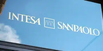 Intesa Sanpaolo, raggiunto l’accordo: premi da 1.150 a 2.950 euro per i 70.000 lavoratori
