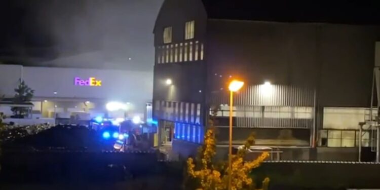 Bolzano, esplosione alla ditta Aluminium: otto operai gravemente feriti. I sindacati proclamano sciopero