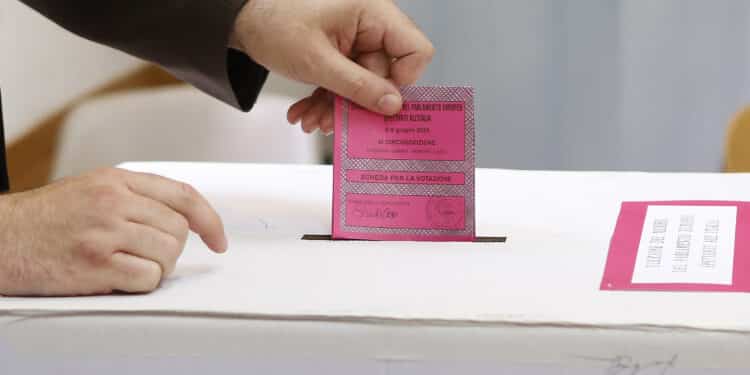 Europee, avanzano le destre ma il centro tiene. In Italia Fdi vola al 29%, Pd in crescita al 24%