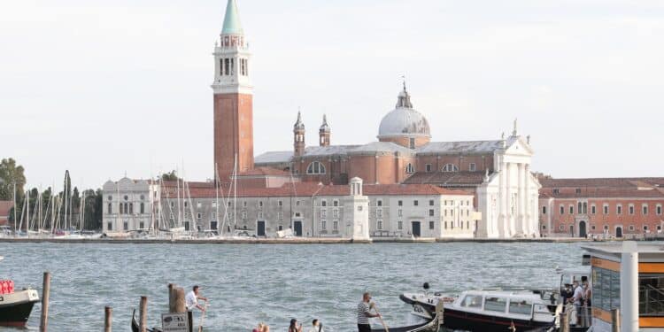 Logistica, sottoscritto il primo protocollo unitario sul trasporto merci nella laguna veneziana