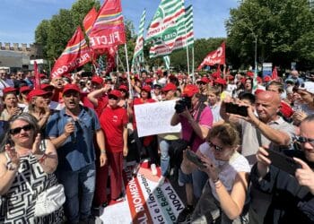 Mozarc Bellco Mirandola: prosegue lo sciopero, ai 350 a rischio licenziamento anche la solidarietà del presidente di Confindustria