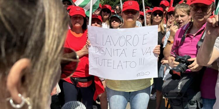 Mozarc Bellco Mirandola: prosegue lo sciopero, ai 350 a rischio licenziamento anche la solidarietà del presidente di Confindustria
