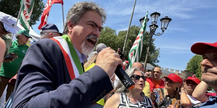 Mozarc Bellco Mirandola: prosegue lo sciopero, ai 350 a rischio licenziamento anche la solidarietà del presidente di Confindustria