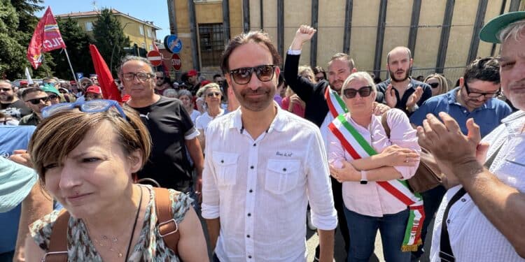 Mozarc Bellco Mirandola: prosegue lo sciopero, ai 350 a rischio licenziamento anche la solidarietà del presidente di Confindustria