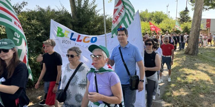 Mozarc Bellco Mirandola: prosegue lo sciopero, ai 350 a rischio licenziamento anche la solidarietà del presidente di Confindustria