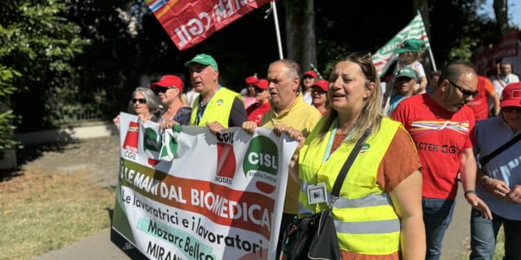 Mozarc Bellco Mirandola: prosegue lo sciopero, ai 350 a rischio licenziamento anche la solidarietà del presidente di Confindustria