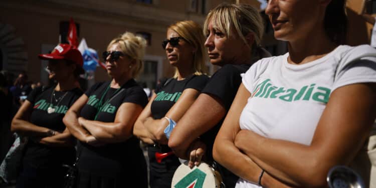 Ita, Uiltrasporti: governo estenda la Cig per i 2.200 lavoratori Alitalia in As fino al 2025