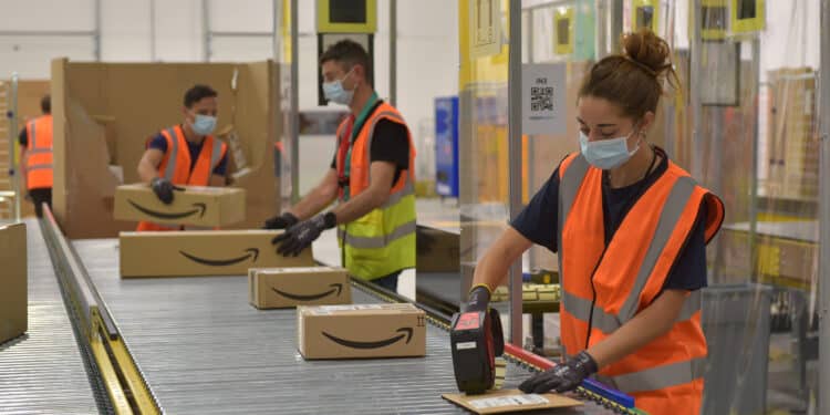 Amazon Italia, sindacati: sia fatta rapidamente massima chiarezza a tutela dei lavoratori