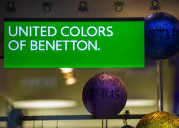 Benetton, solidarietà al 40% per 375 lavoratori. Il no dei sindacati: “Accordo penalizzante”