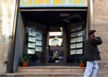 Lavoro, Istat: calano (leggermente) gli occupati tra i precari e gli autonomi, in crescita i contratti stabili