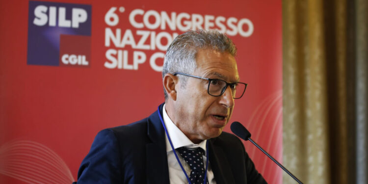Polizia, Colapietro (Silp Cgil): il Governo passi dai proclami ai fatti, ci mancano uomini e mezzi