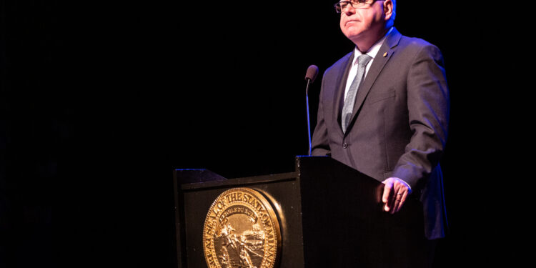 Usa 2024, Tim Walz candidato vicepresidente di Kamala Harris
