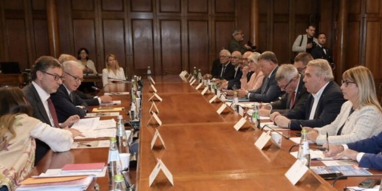 Piano strutturale di bilancio, a Palazzo Chigi è iniziato l’incontro tra Governo e sindacati