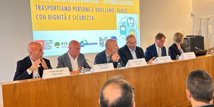 Trasporto pubblico, i sindacati si preparano allo sciopero dell’8 novembre: “governi e associazioni i veri responsabili dei disagi, rinnovare in tempi rapidi il contratto per riformare il settore”
