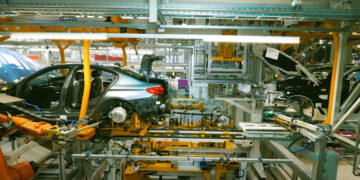 De profundis per l’Auto? Le ricette di Meloni, Landini e Renzi per sopravvivere alla crisi di Stellantis