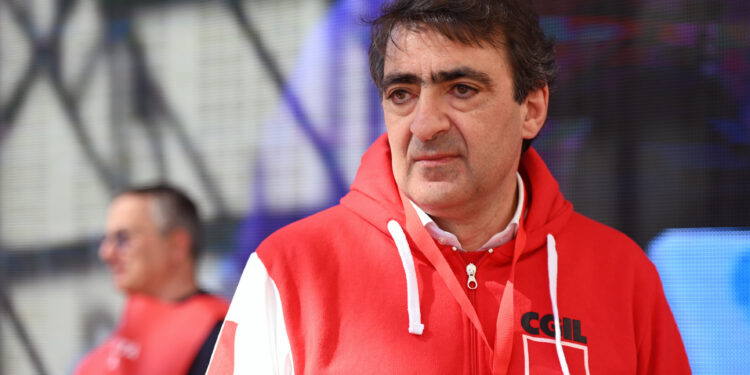 Industria, Cgil: ennesimo calo della produzione, Governo ci dica a che gioco sta giocando