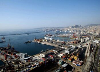 Napoli, operaio muore travolto da mezzo meccanico nel porto. Cisl: SOI sia strumento operativo