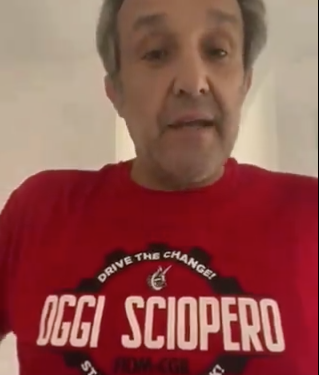 Metalmeccanici, Flavio Insinna (con t-shirt Fiom) “sponsor” dello sciopero: “Ci sarò sempre per dare una mano a chi è in difficoltà”