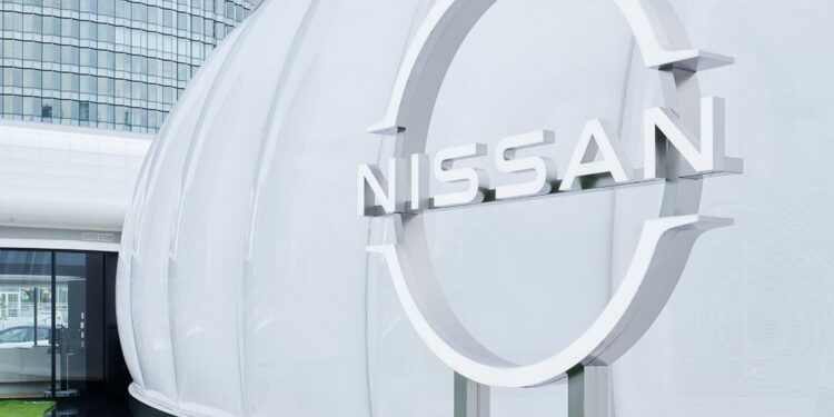 Auto, Nissan taglia 9mila posti di lavoro nel mondo, capacità produttiva giù del 20%